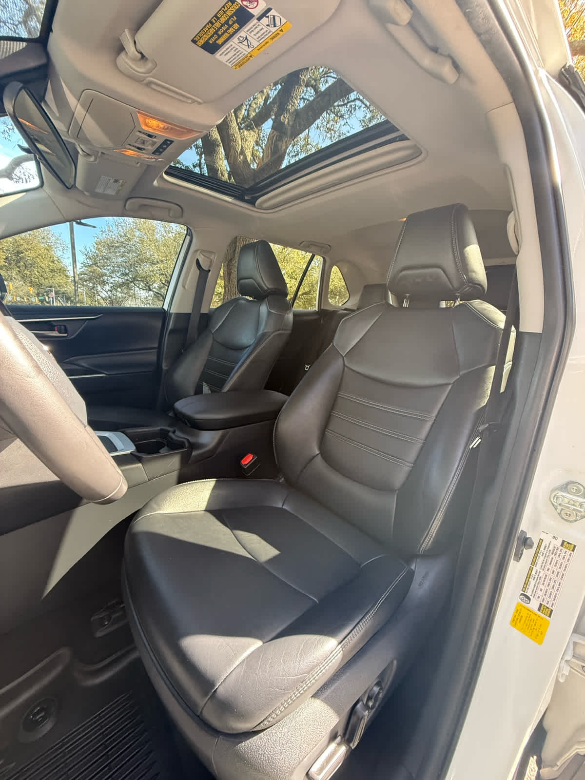 2019 Toyota RAV4 XLE Premium - 8