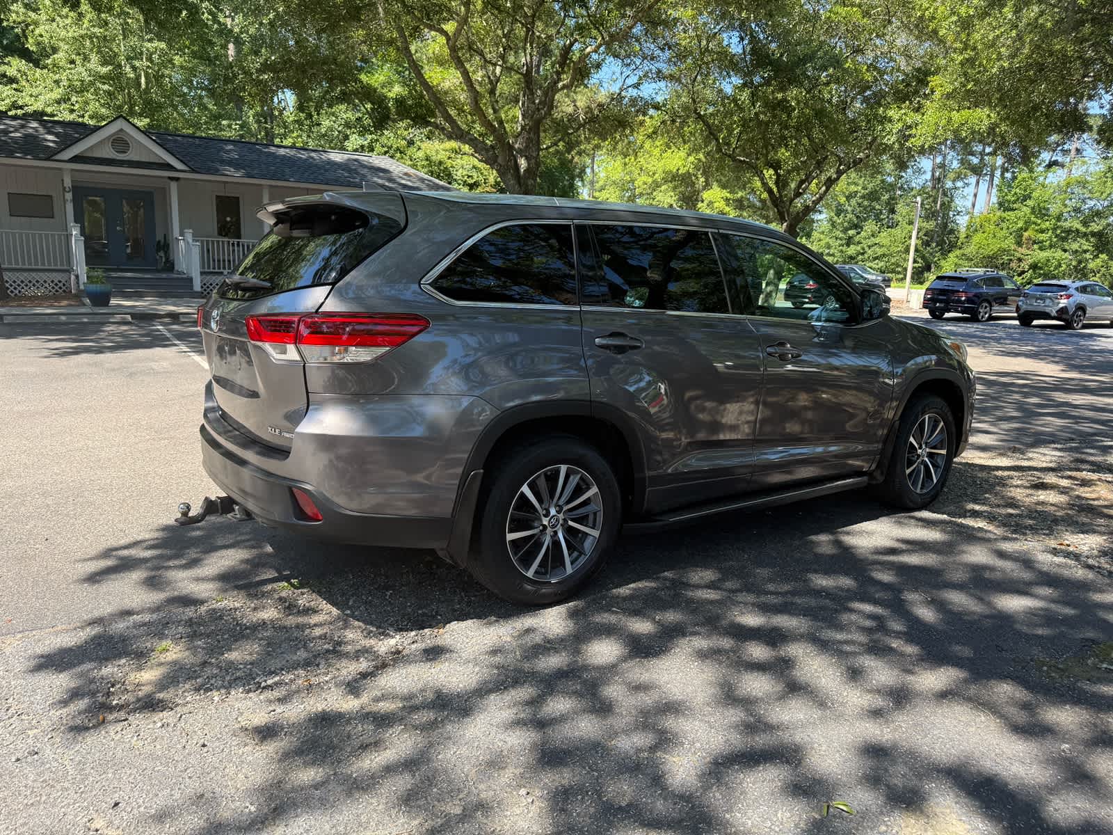 2017 Toyota Highlander XLE - 4