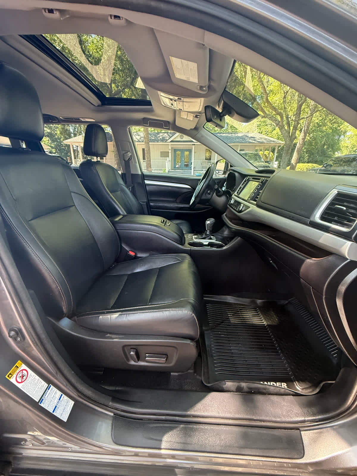 2017 Toyota Highlander XLE - 11