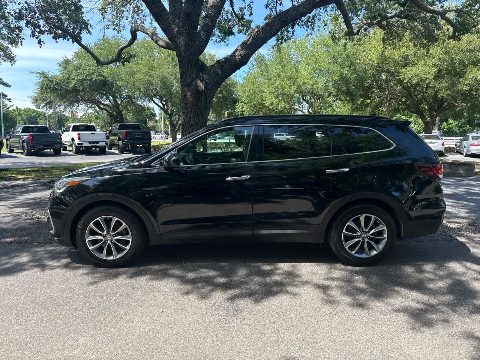 2017 Hyundai Santa Fe SE - 1