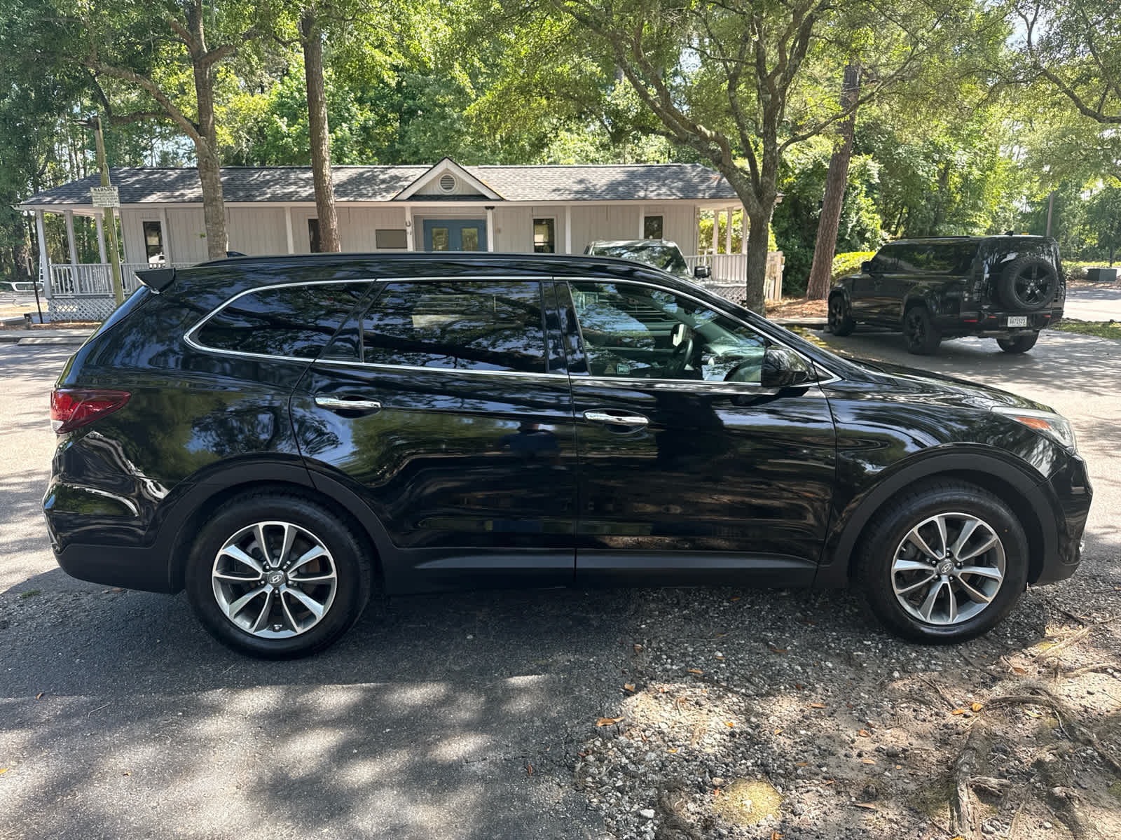 2017 Hyundai Santa Fe SE - 5