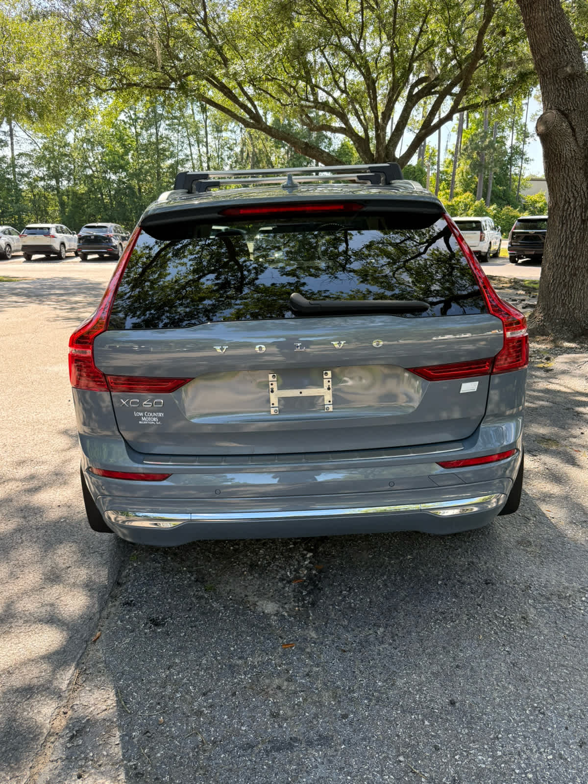 2023 Volvo XC60 Recharge Plug-In Hybrid Ultimate Bright Theme - 3