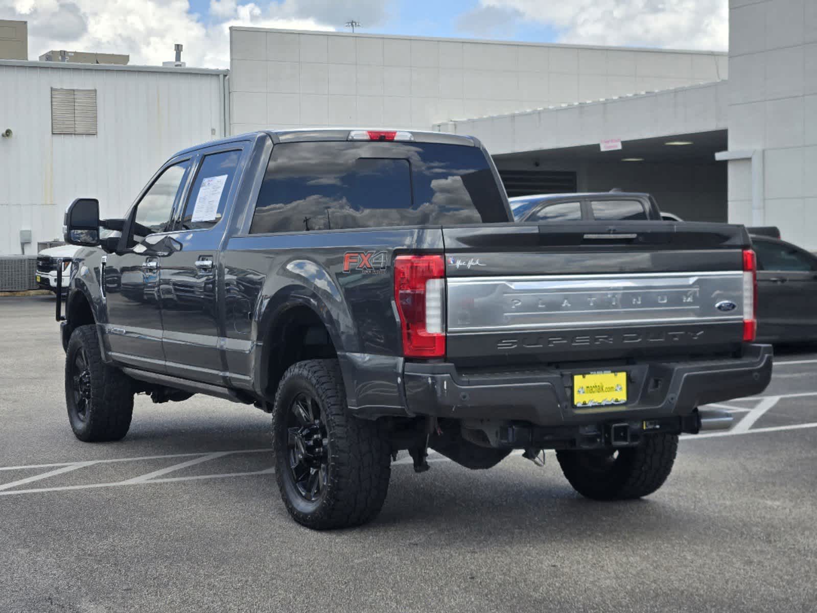 2018 Ford Super Duty F-250 SRW Platinum 4WD Crew Cab 6.75 Box 4