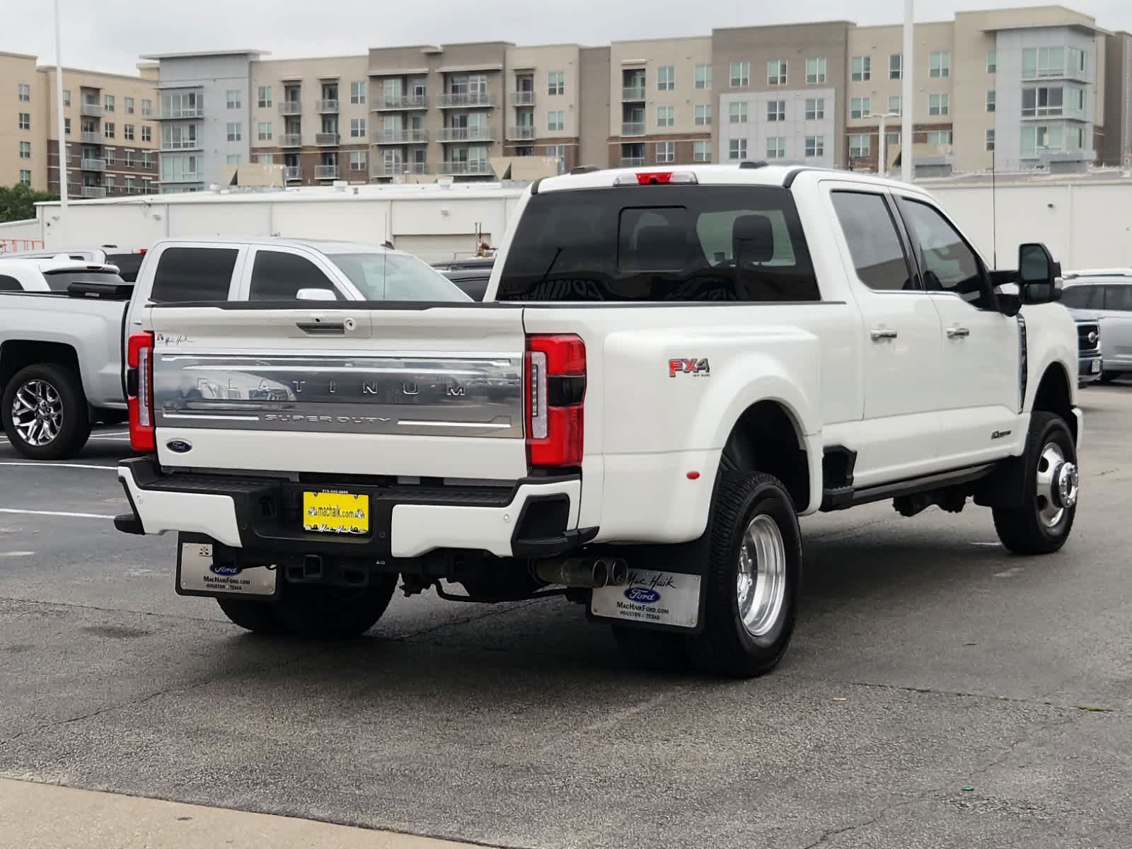 2023 Ford Super Duty F-350 DRW Platinum 4WD Crew Cab 8 Box 3