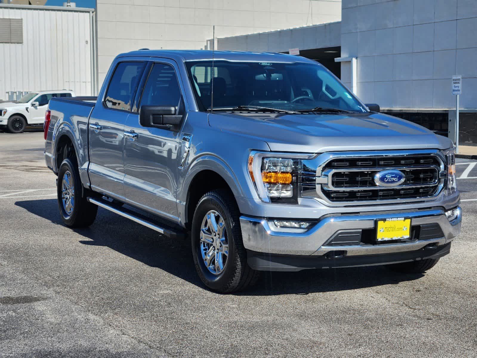 2022 Ford F-150 XLT 4WD SuperCrew 5.5 Box 2