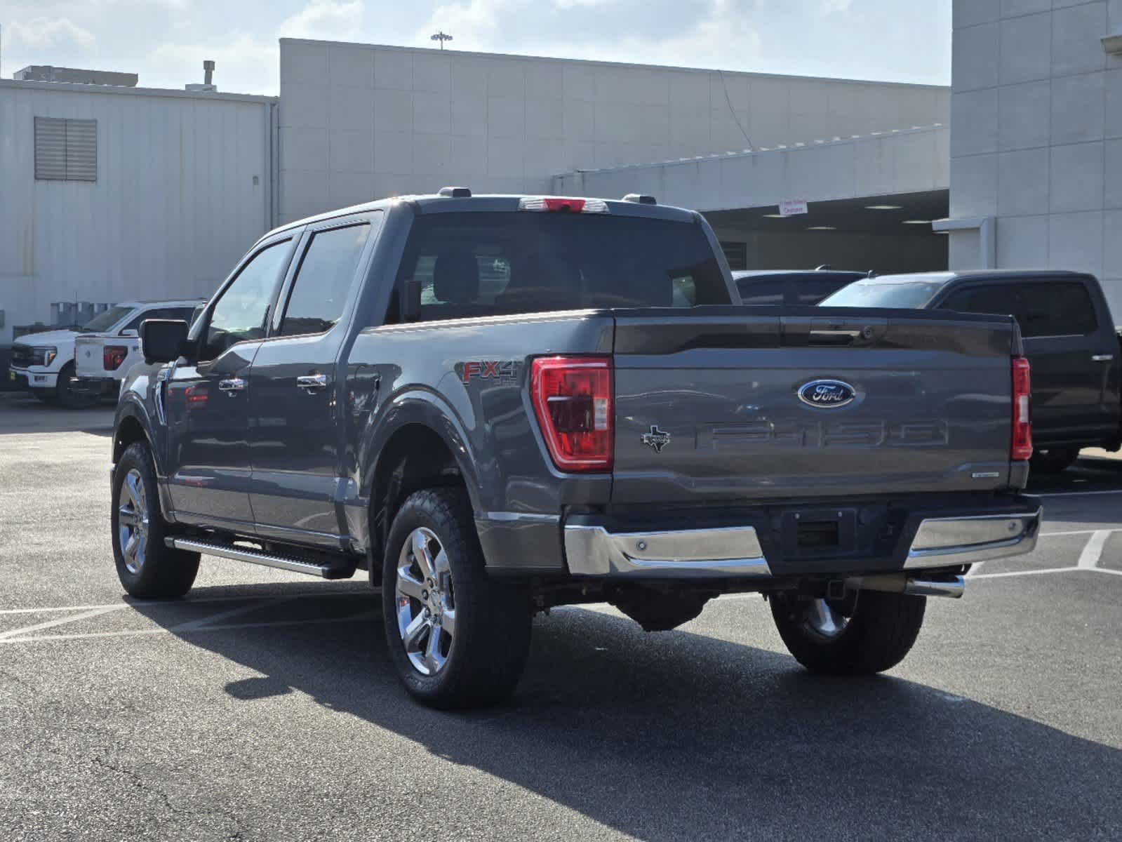 2022 Ford F-150 XLT 4WD SuperCrew 5.5 Box 4