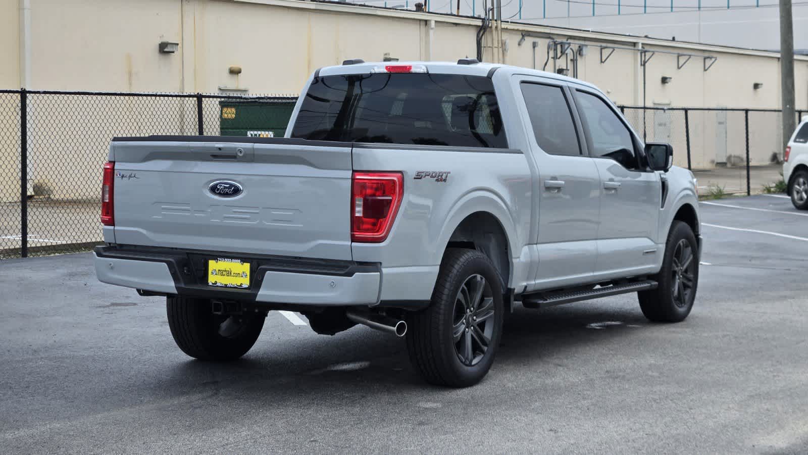 2023 Ford F-150 XLT 4WD SuperCrew 5.5 Box 3