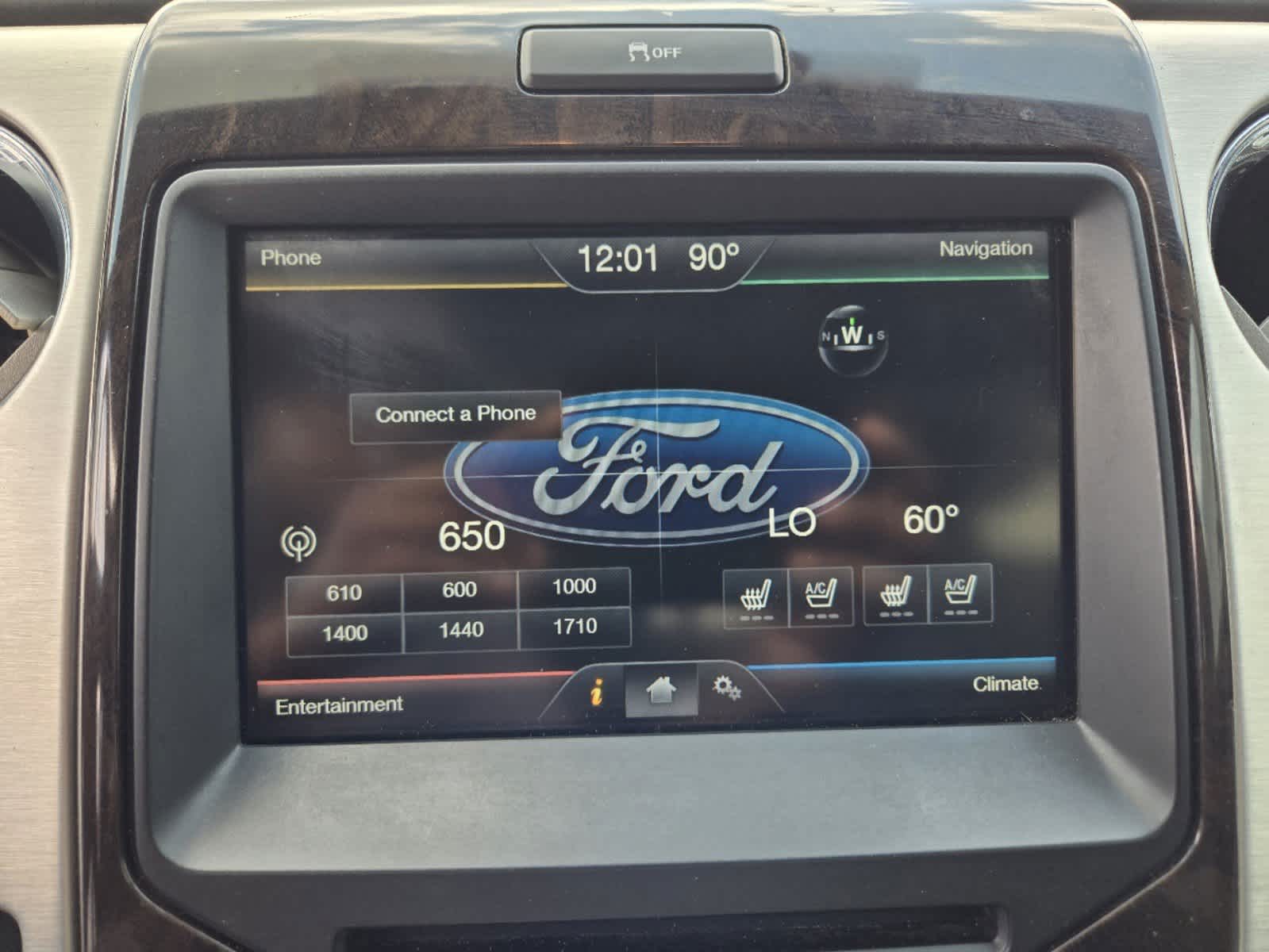 2014 Ford F-150 Platinum 4WD SuperCrew 145 11