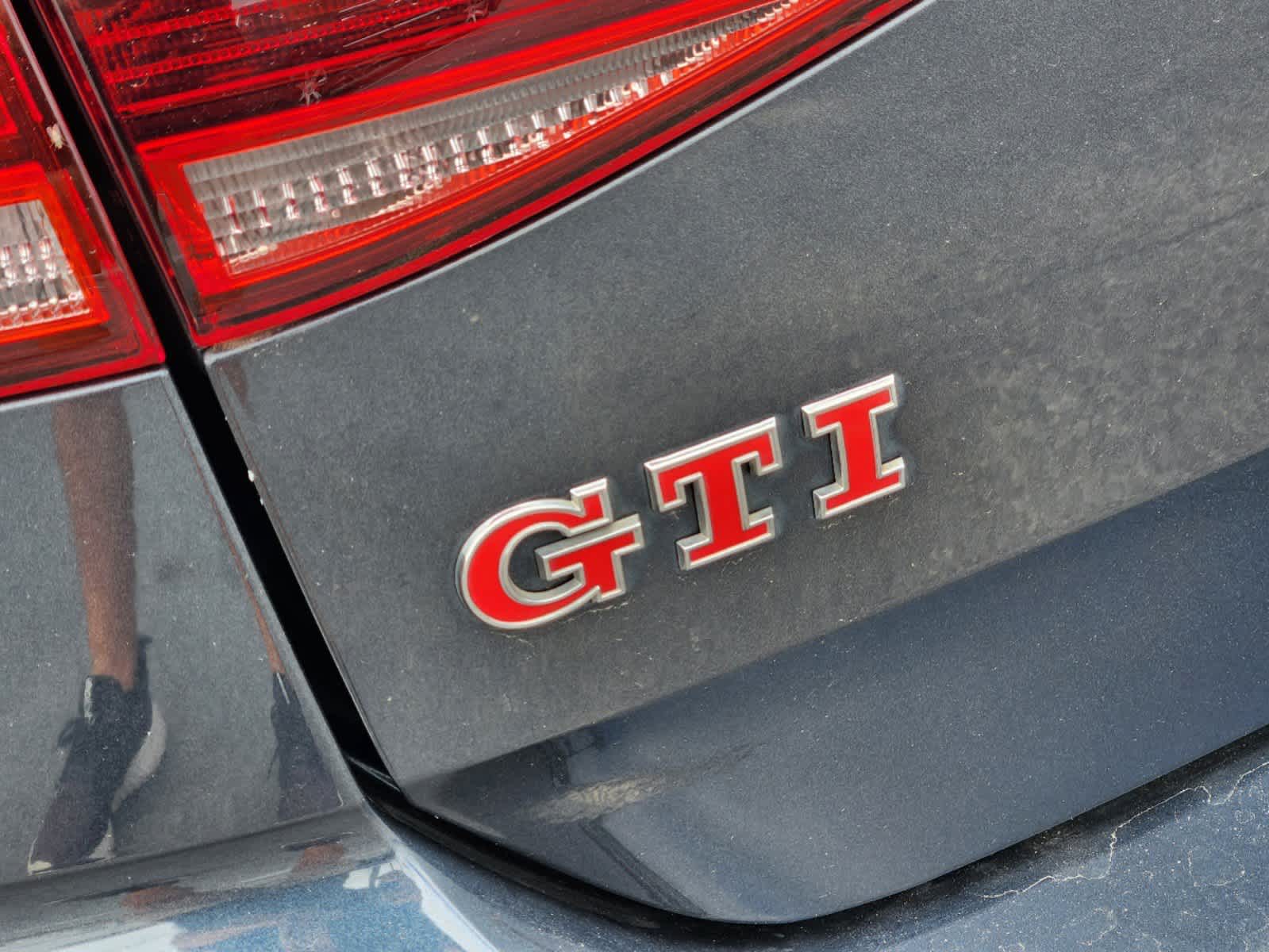 2019 Volkswagen Golf GTI SE 8