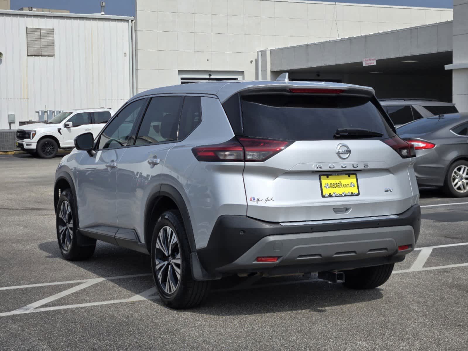 2021 Nissan Rogue SV 4