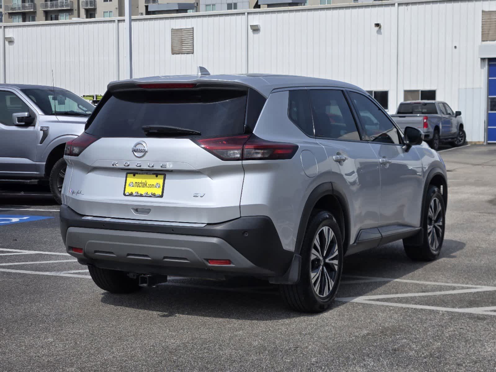 2021 Nissan Rogue SV 3