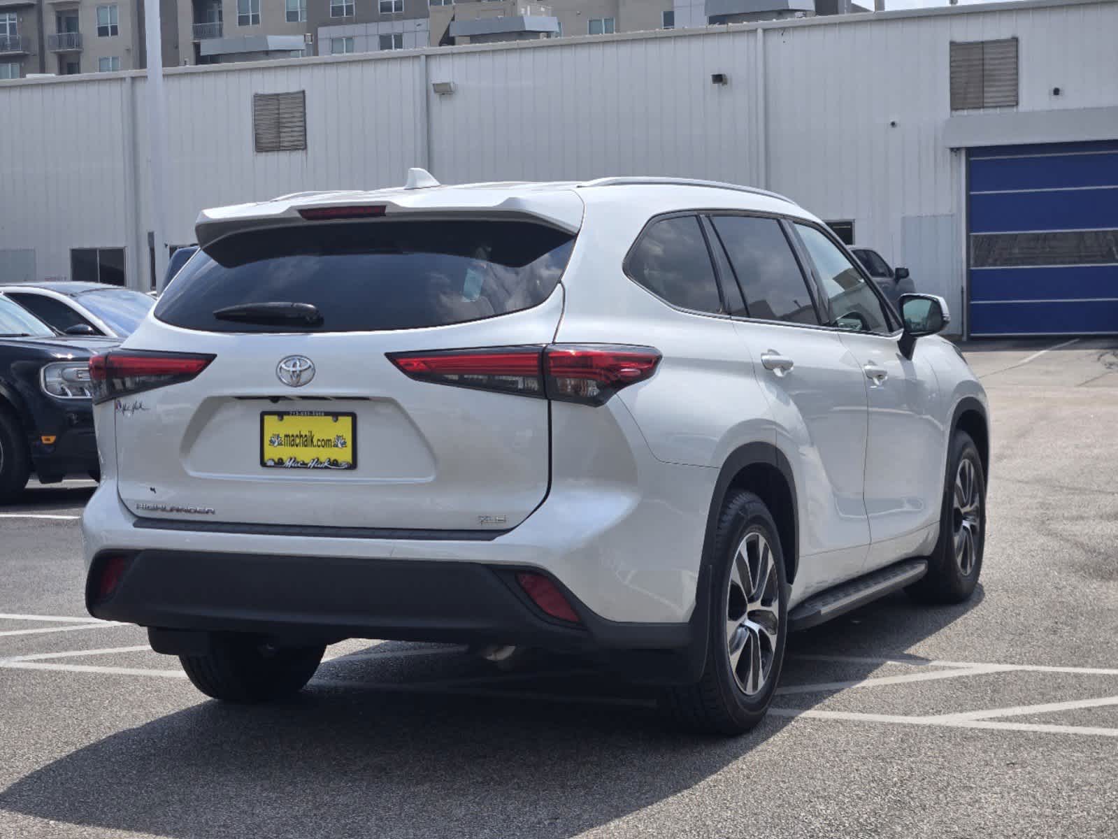 2022 Toyota Highlander XLE 3