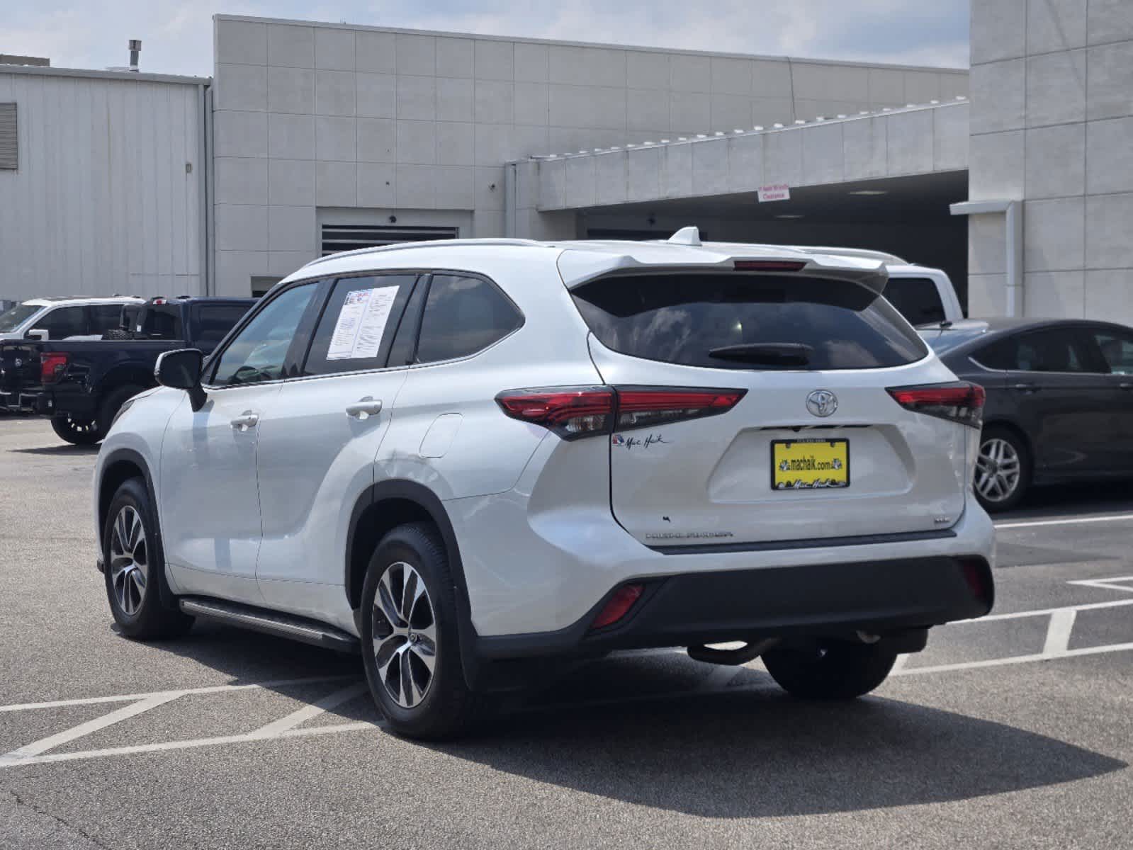 2022 Toyota Highlander XLE 4