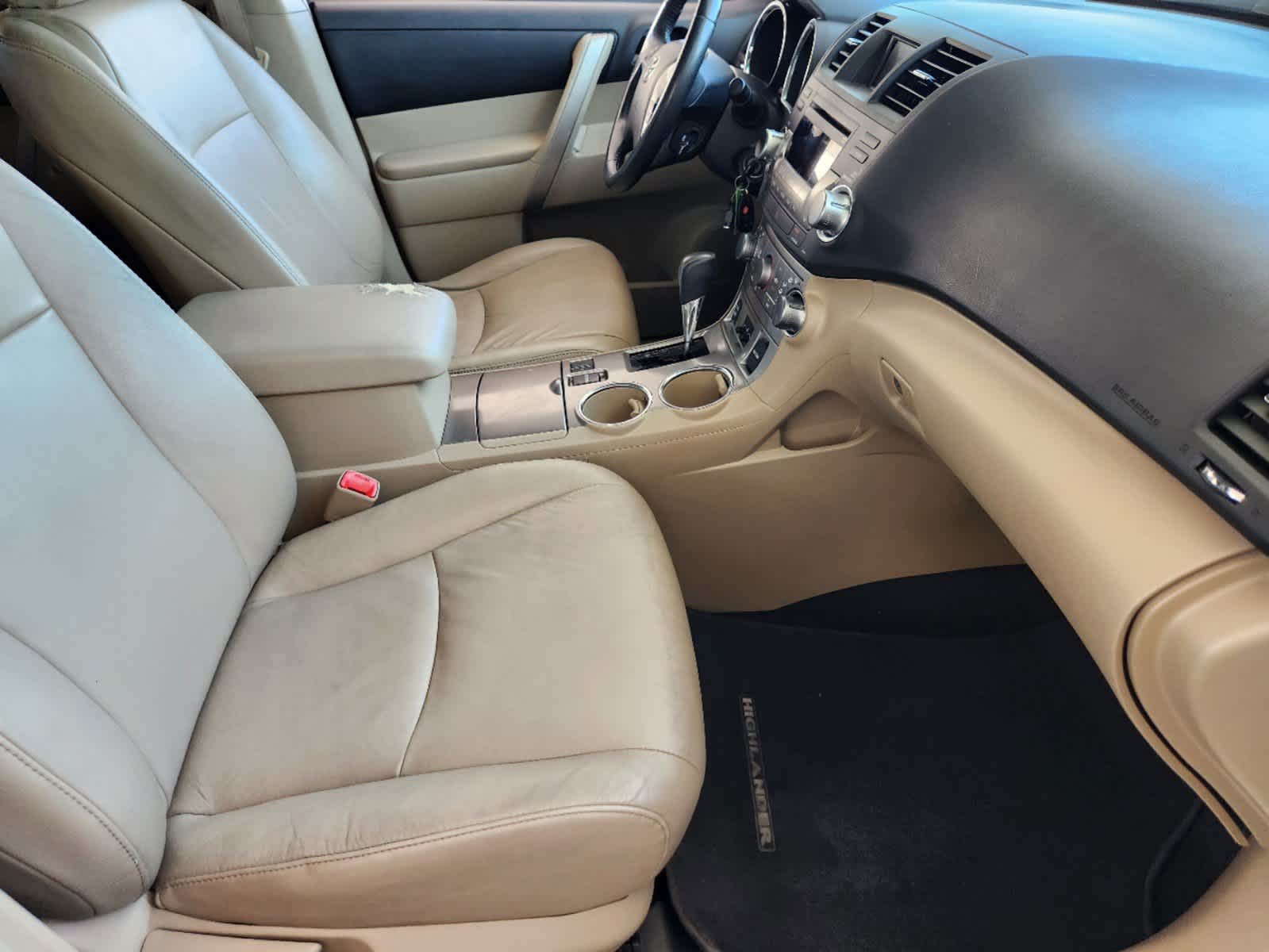 2011 Toyota Highlander Base 10