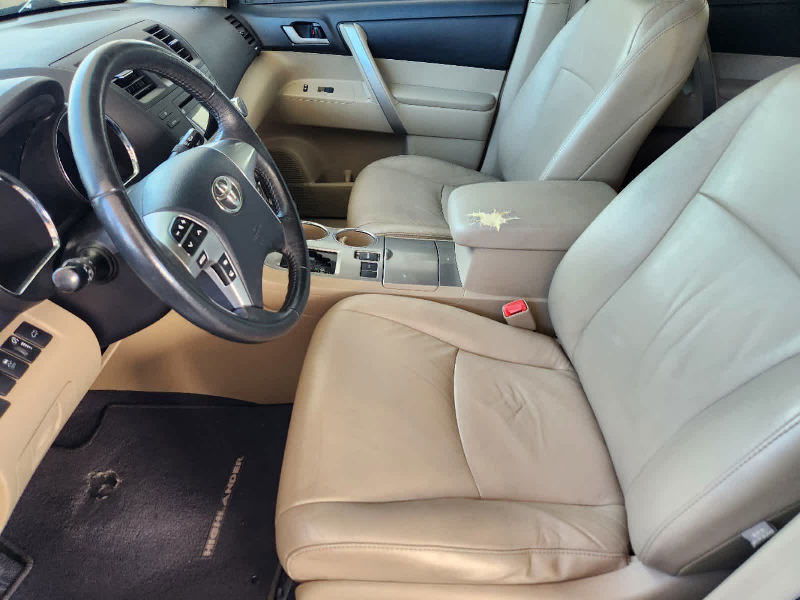 2011 Toyota Highlander Base 9