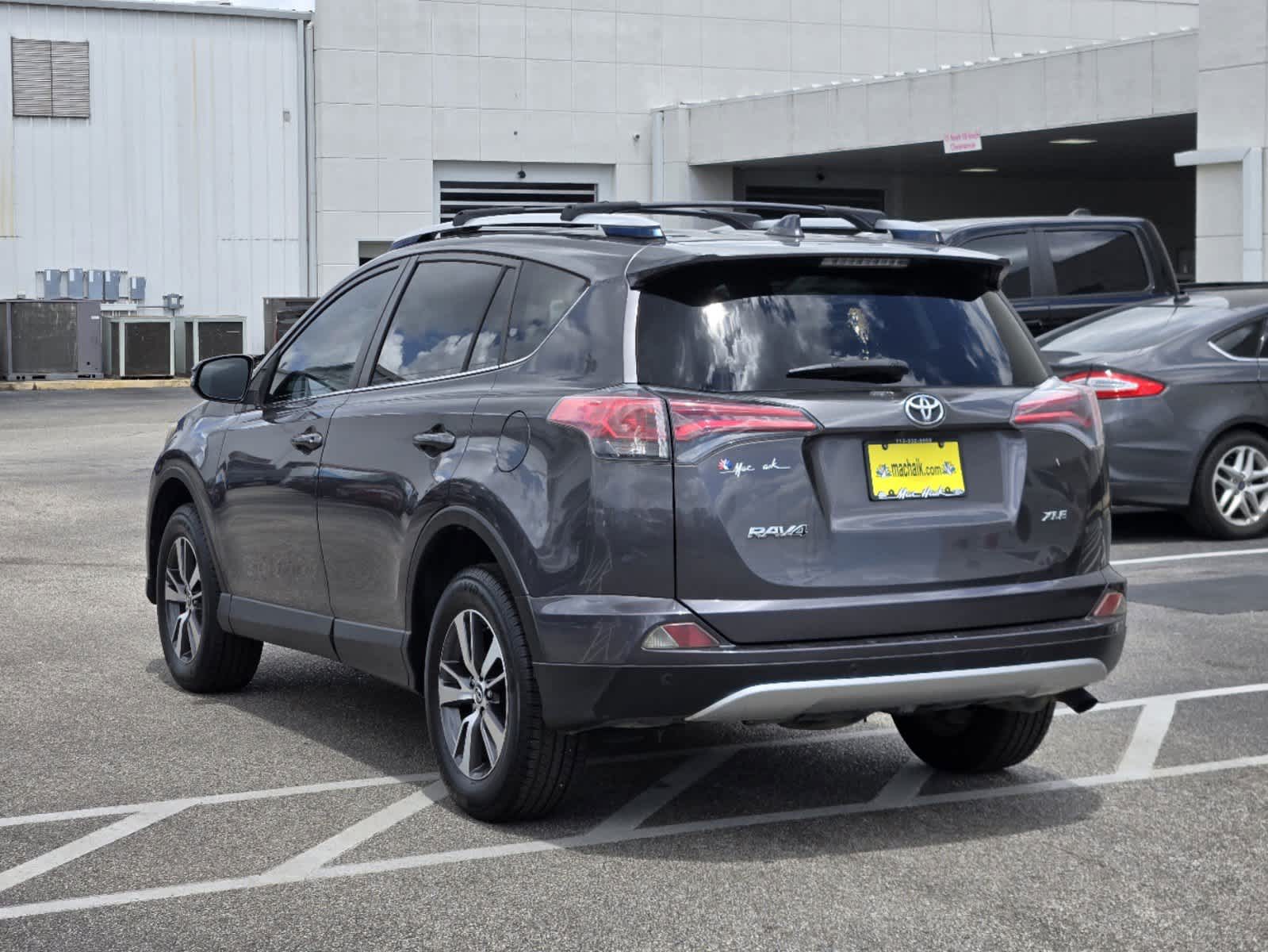 2016 Toyota RAV4 XLE 3