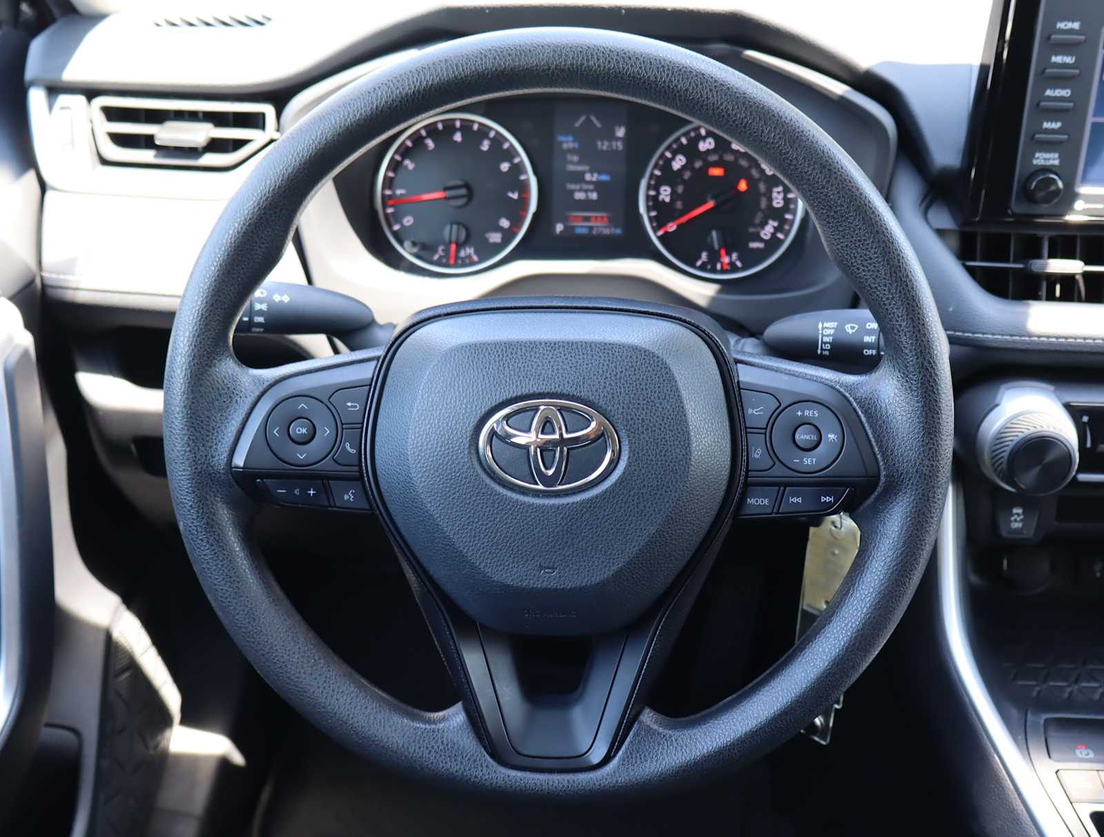 2021 Toyota RAV4 LE 17