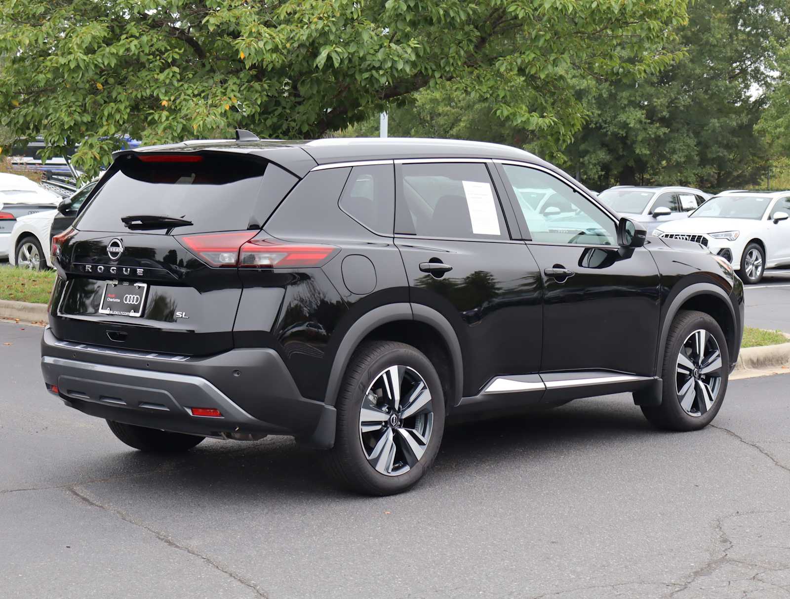 2023 Nissan Rogue SL 8