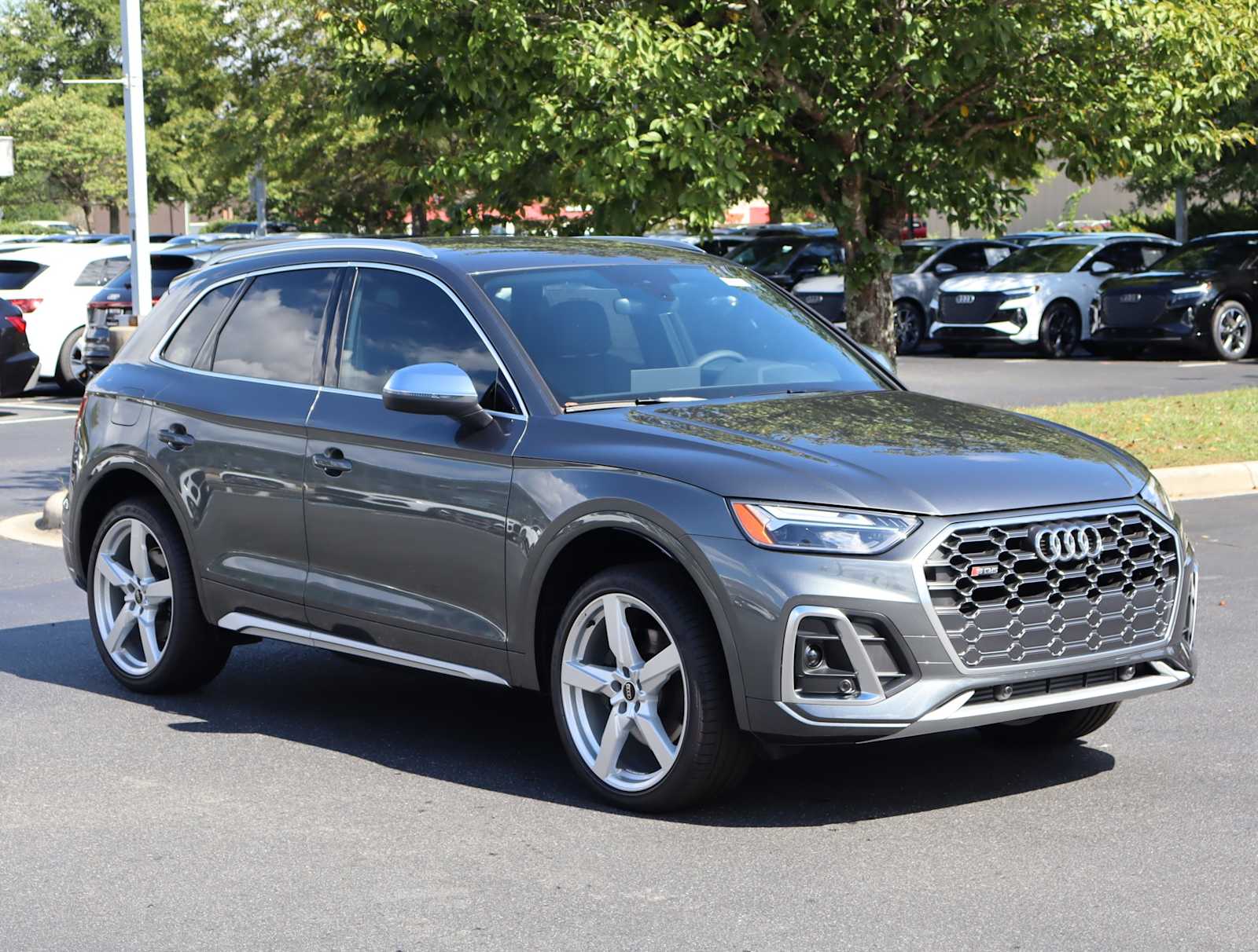 2024 Audi SQ5 Premium 2