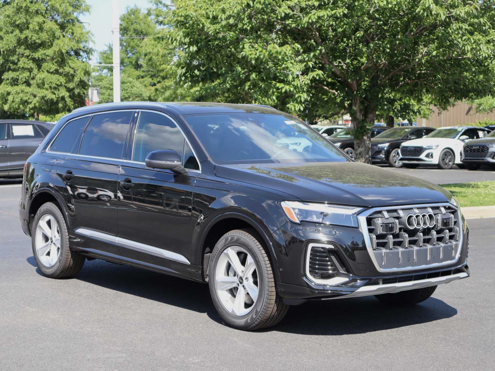 2025 Audi Q7 Premium 2