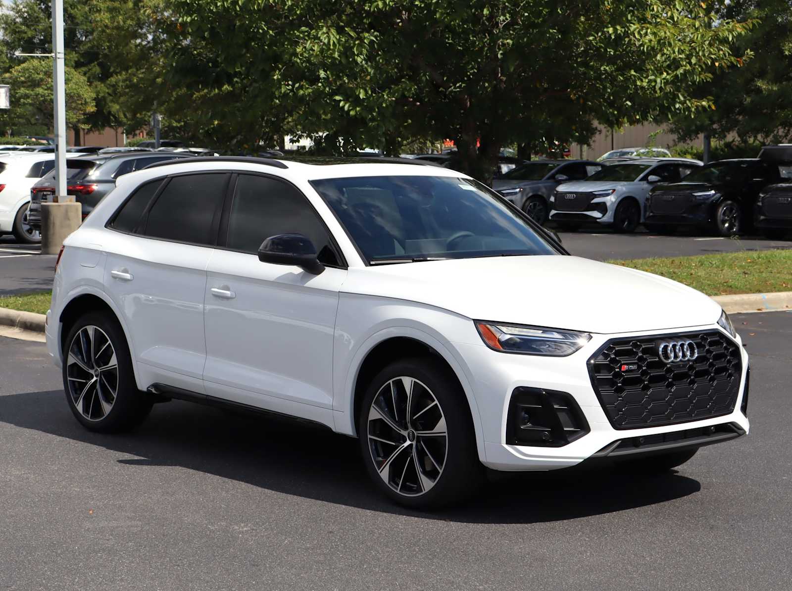 2024 Audi SQ5 Premium Plus 2