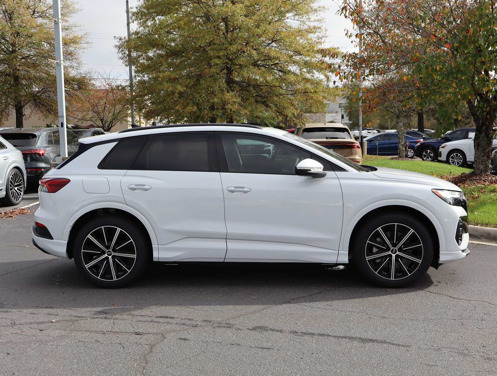 2025 Audi Q4 e-tron Premium Plus 6