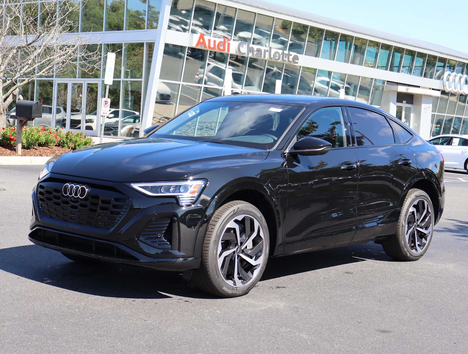 2024 Audi Q8 e-tron Sportback S line Premium Plus 3