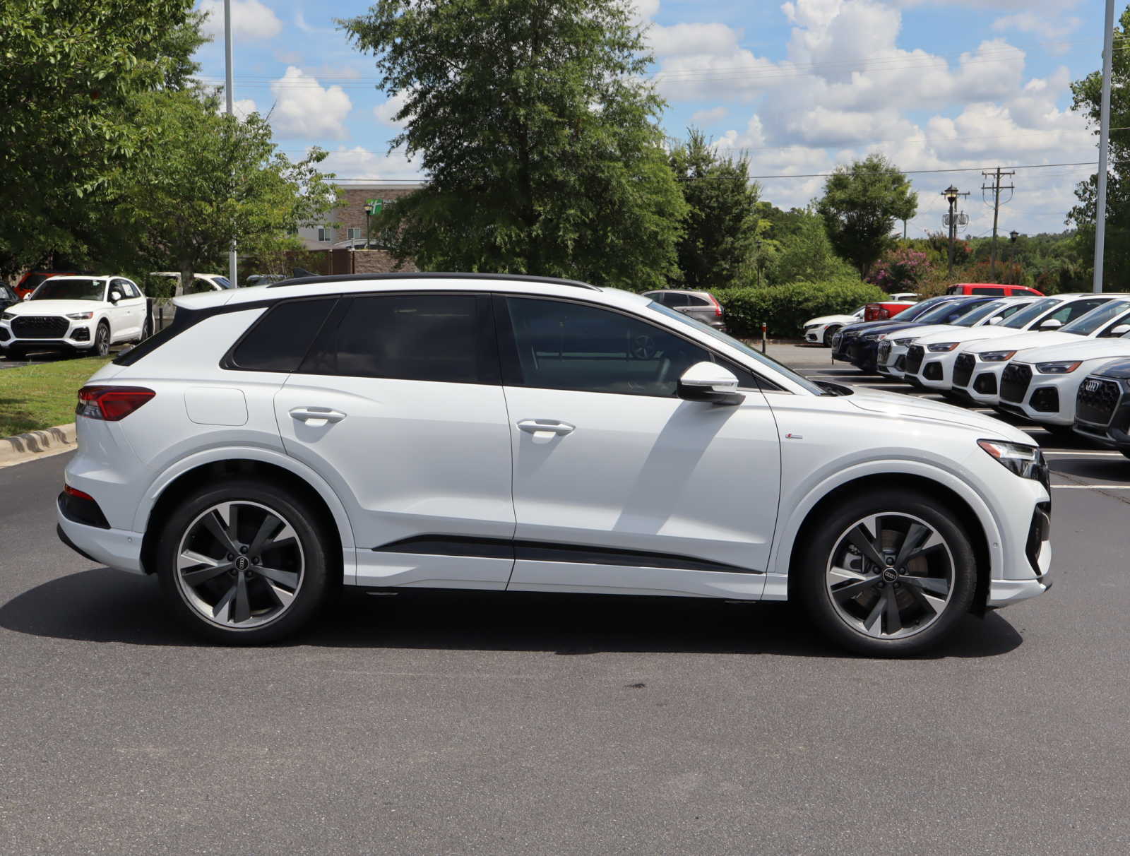 2024 Audi Q4 e-tron Premium Plus 9