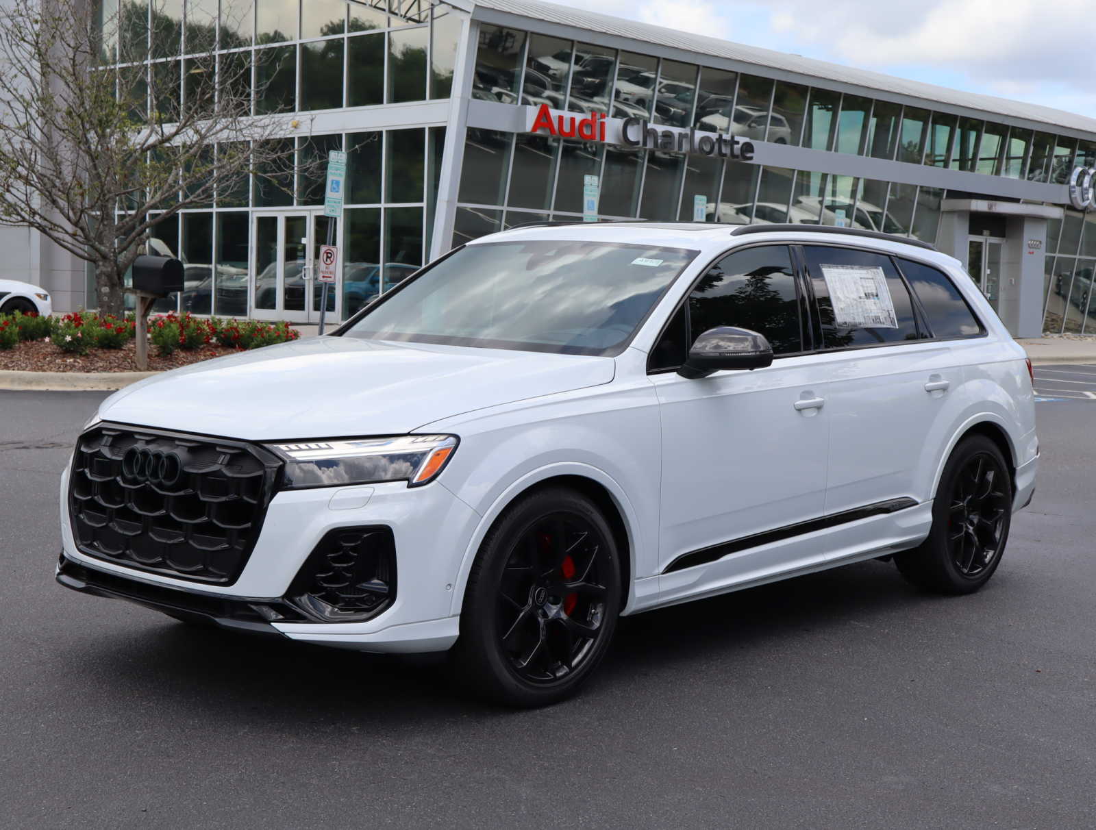 2025 Audi SQ7 Prestige 4