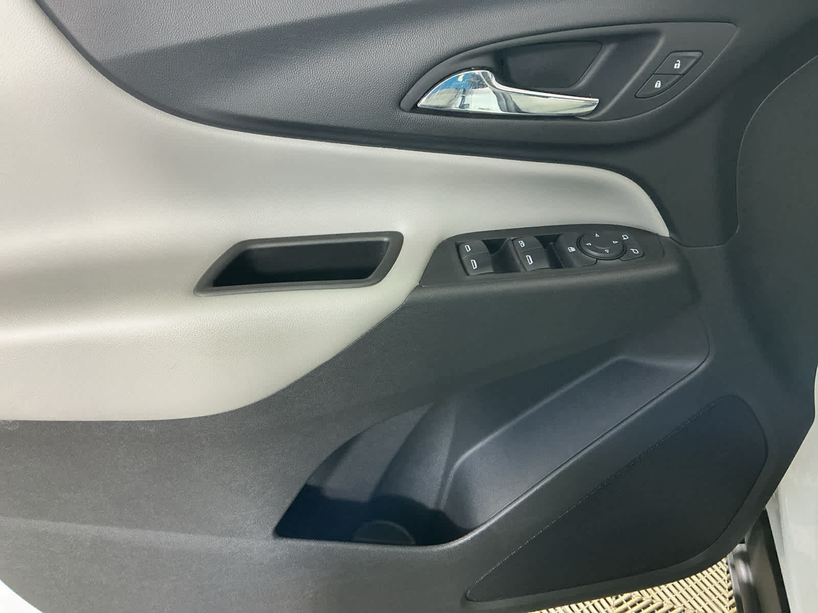 used 2020 Chevrolet Equinox car, priced at $16,914