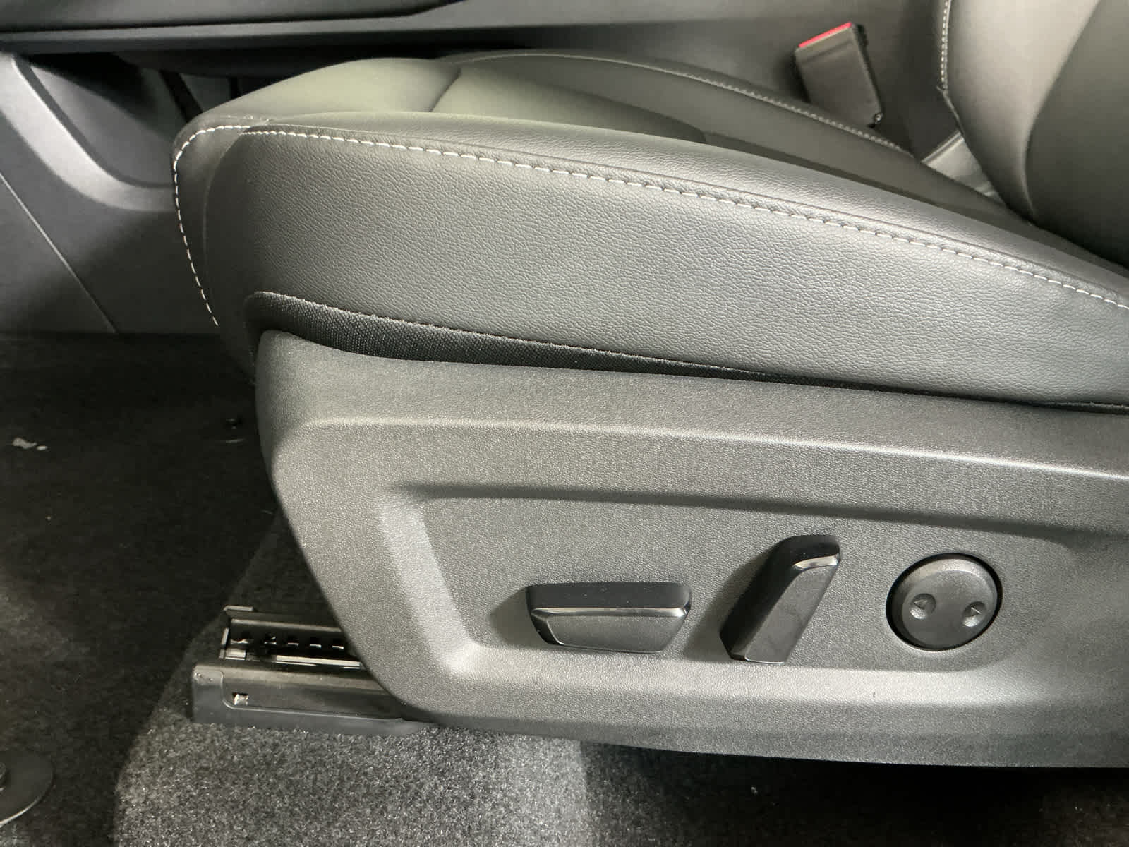 new 2025 Nissan Murano car, priced at $46,299