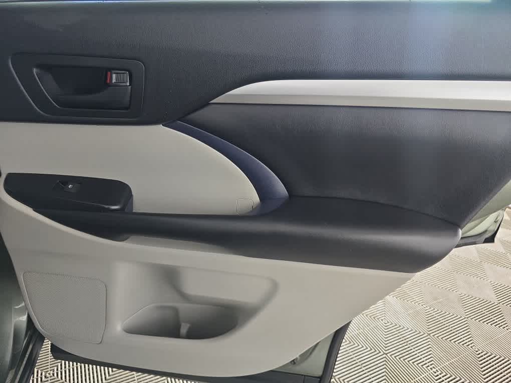 used 2018 Toyota Highlander car, priced at $20,547