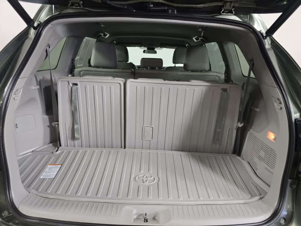 used 2018 Toyota Highlander car, priced at $20,547