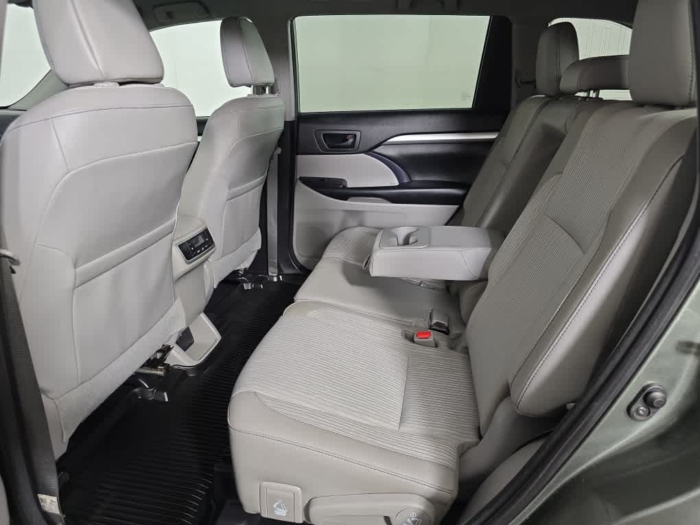 used 2018 Toyota Highlander car, priced at $20,547