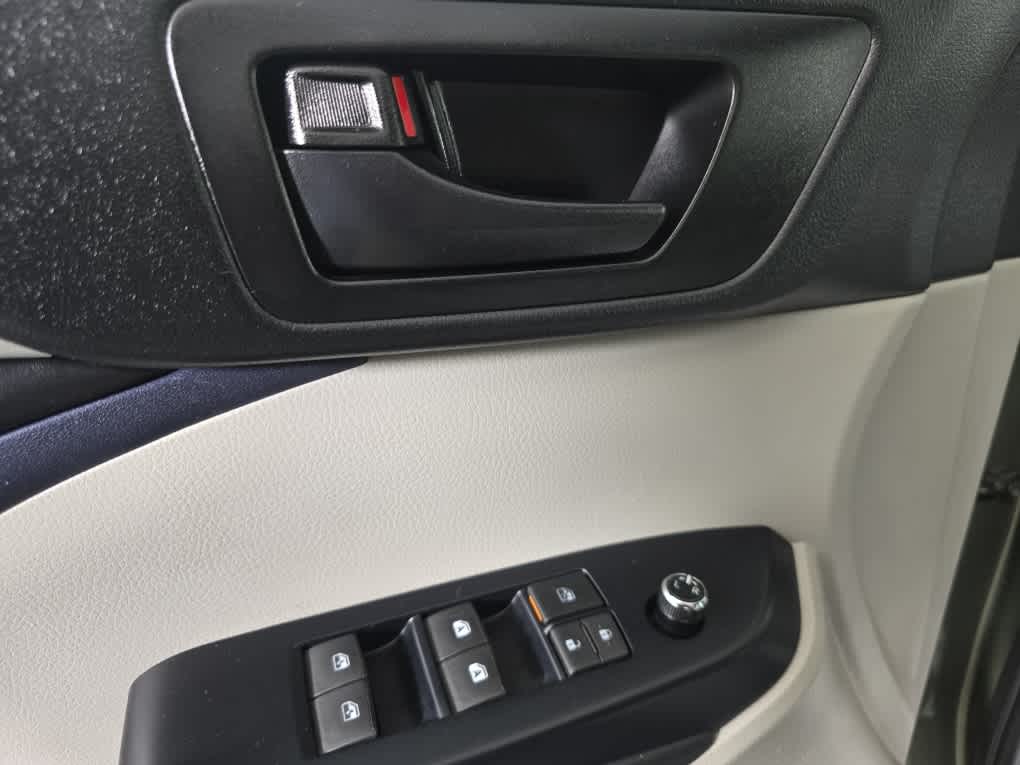 used 2018 Toyota Highlander car, priced at $20,547