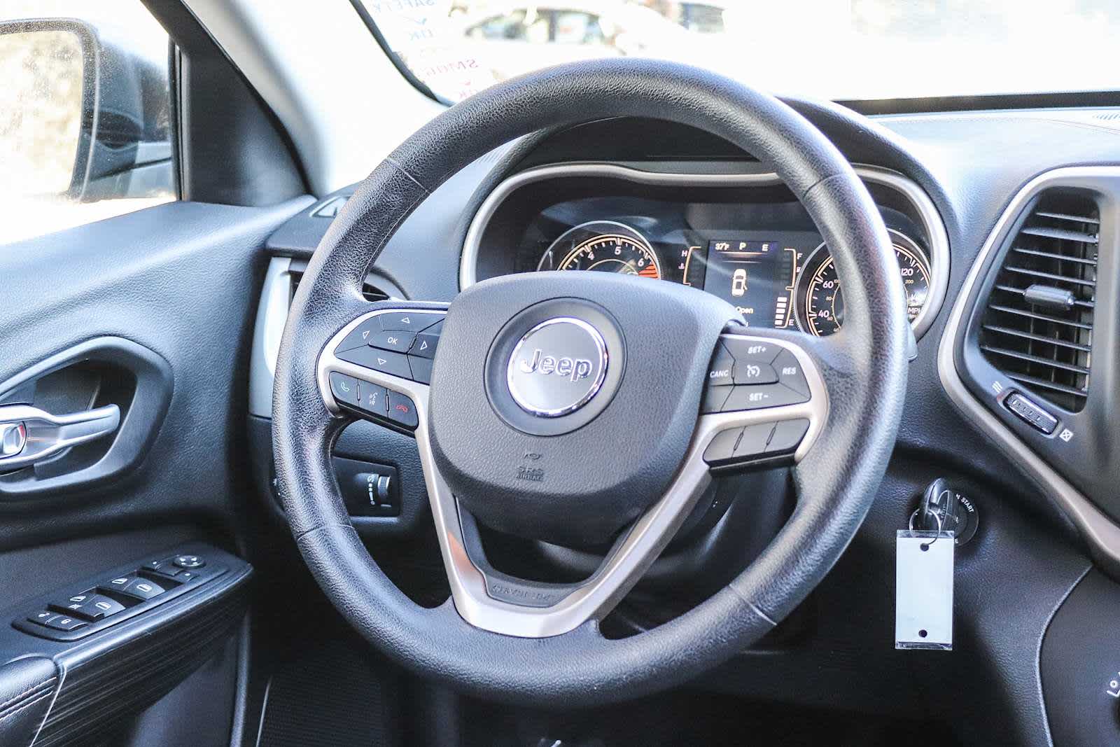 2016 Jeep Cherokee Sport 15