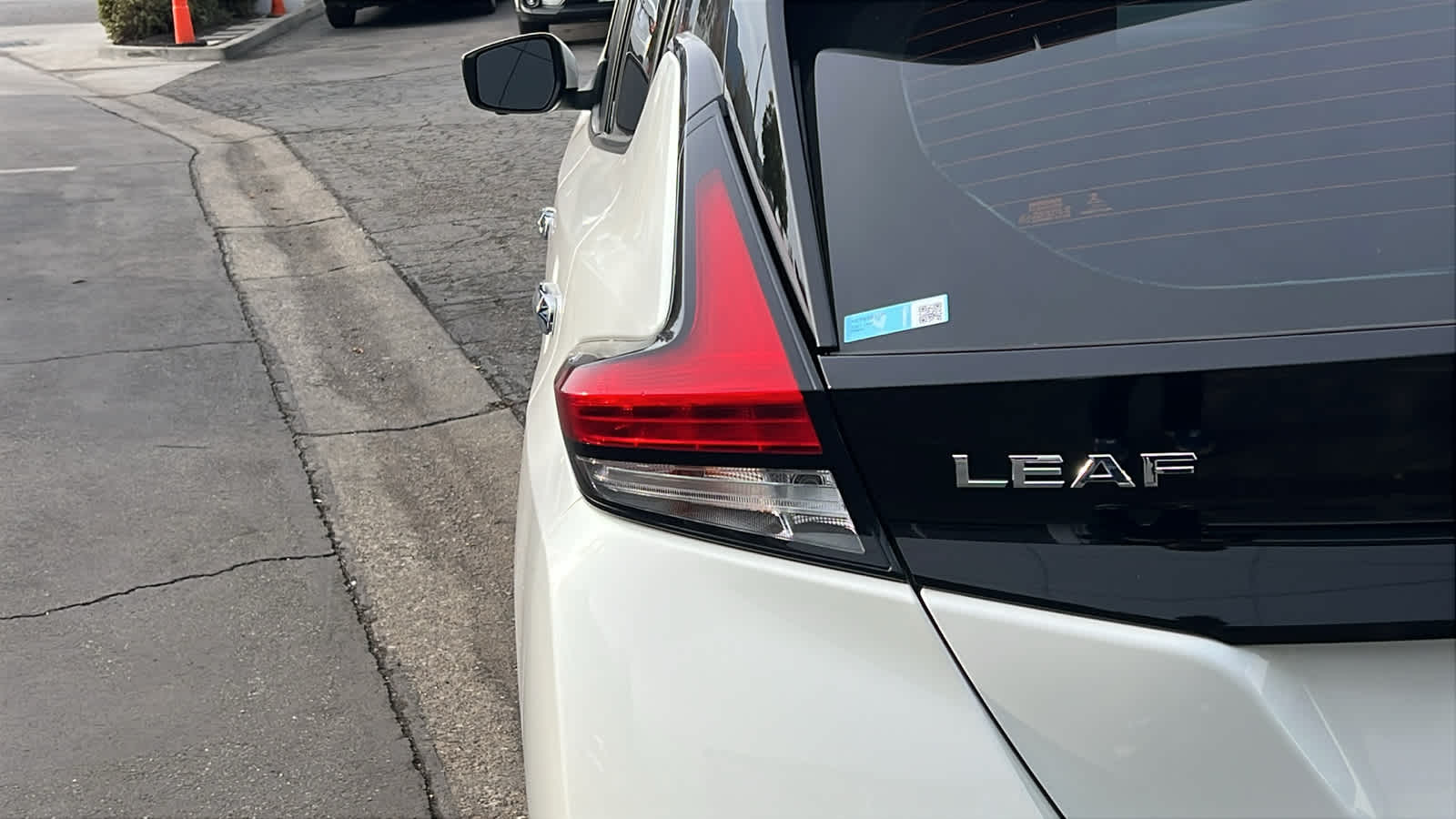 2022 Nissan LEAF SV 7