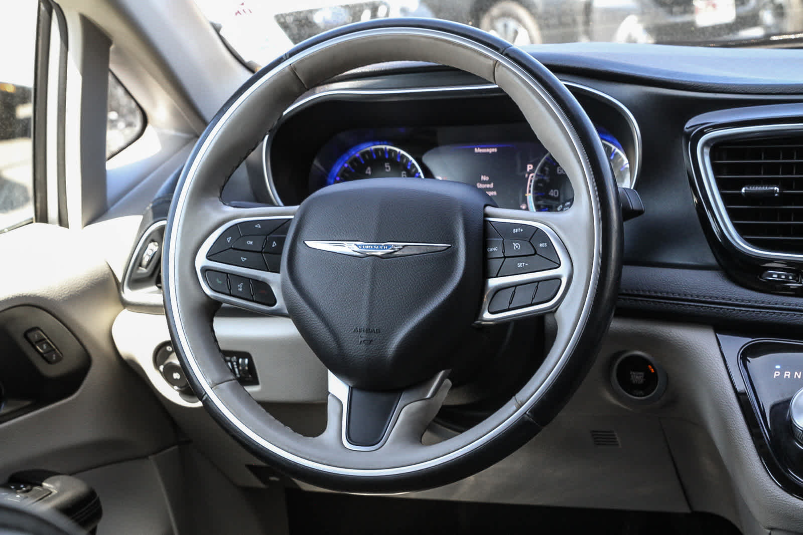 2020 Chrysler Pacifica Limited 15