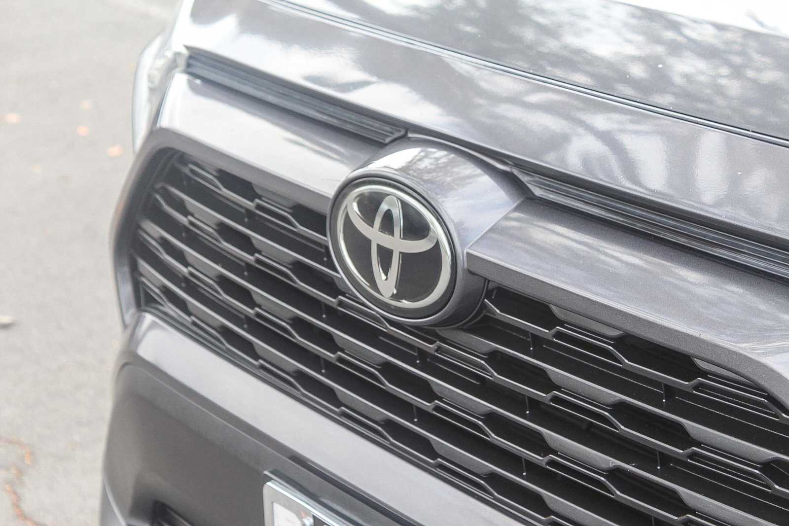 Used 2020 Toyota RAV4 LE Used 2020 Toyota RAV4 LE