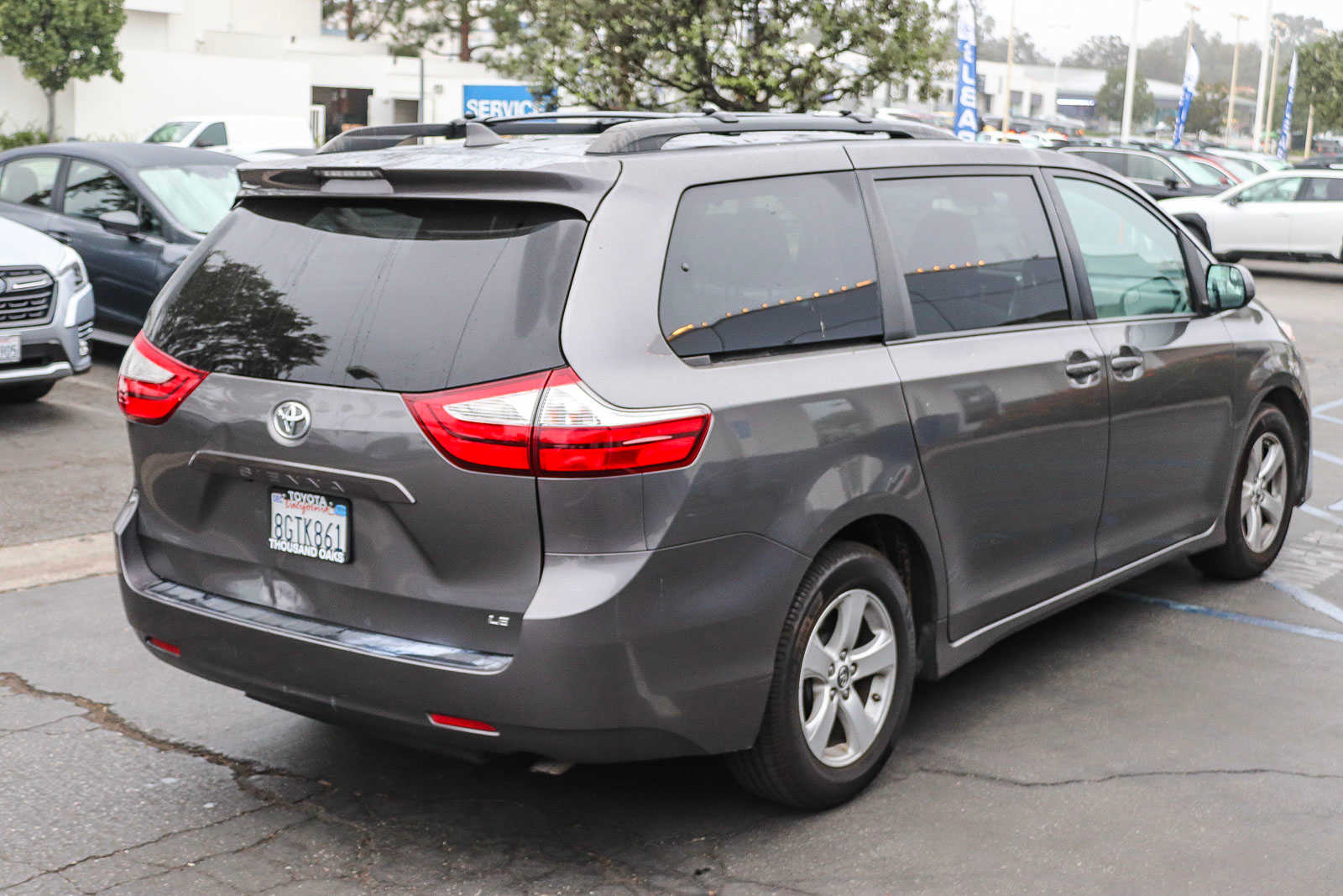 2018 Toyota Sienna LE 4