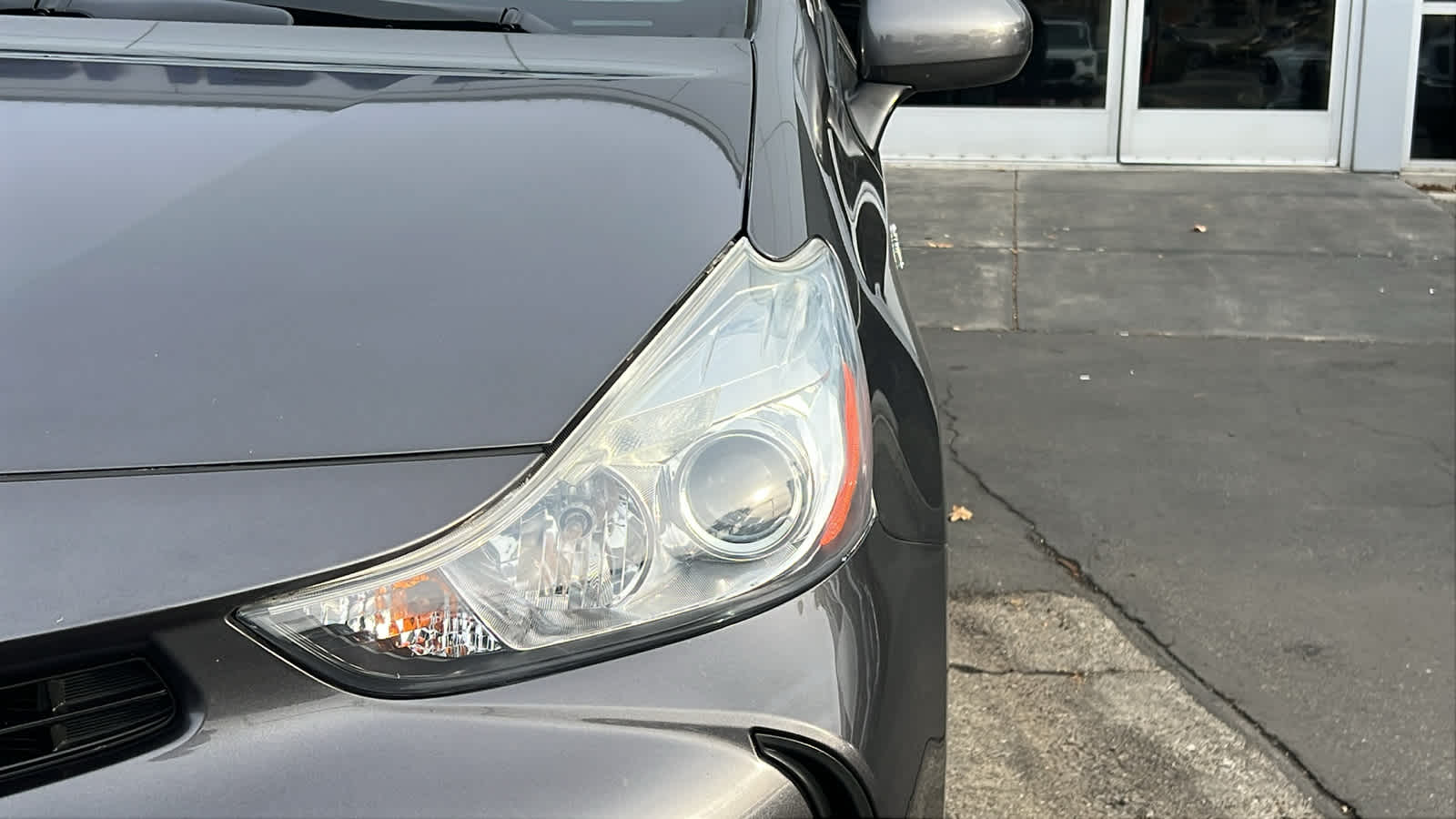 2016 Toyota Prius V Two 17