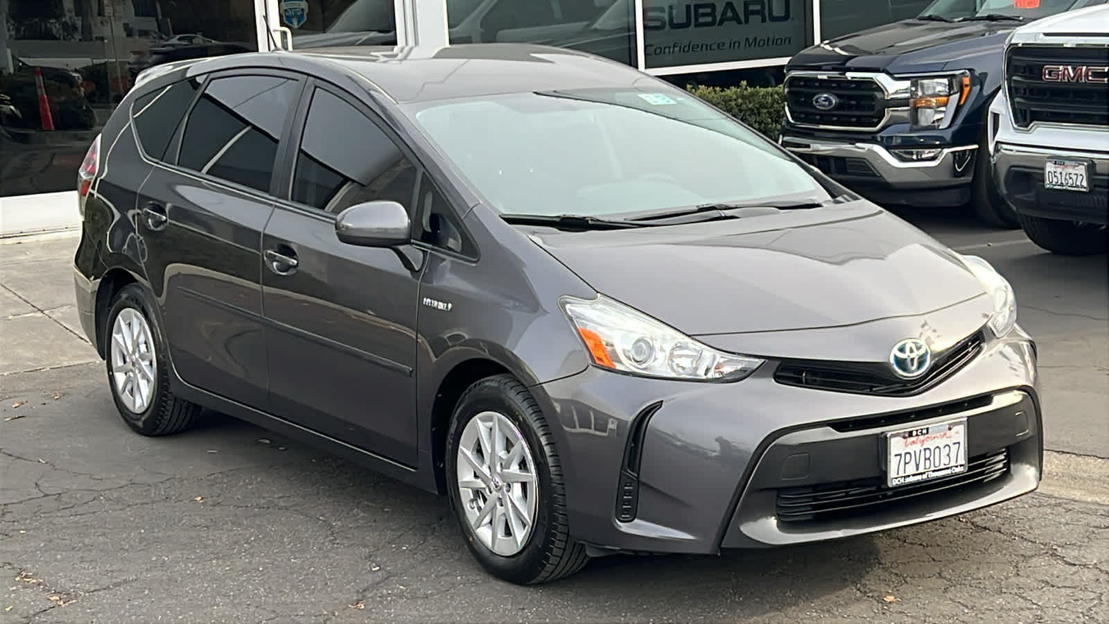 2016 Toyota Prius V Two 6