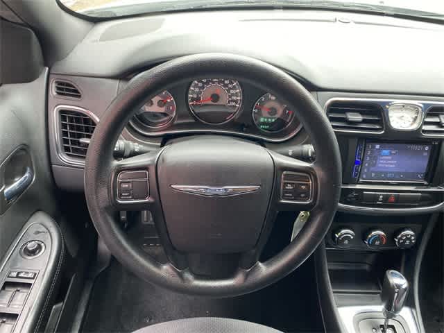2014 Chrysler 200 LX 14
