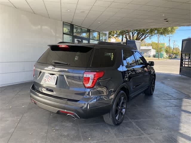 2017 Ford Explorer XLT 24