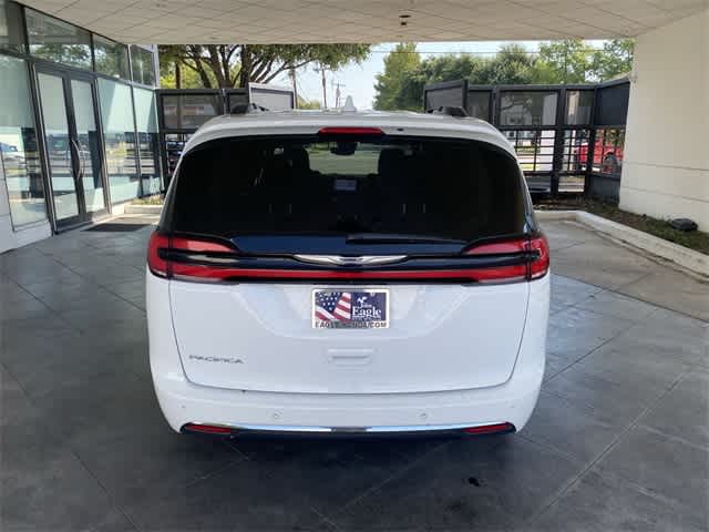 2022 Chrysler Pacifica Touring L 5