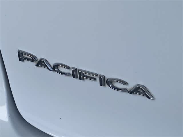 2022 Chrysler Pacifica Touring L 7