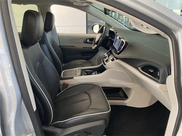 2023 Chrysler Pacifica Limited 13