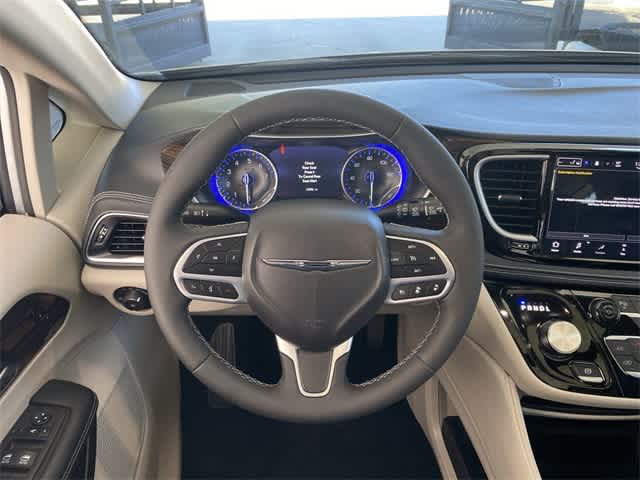 2023 Chrysler Pacifica Limited 14