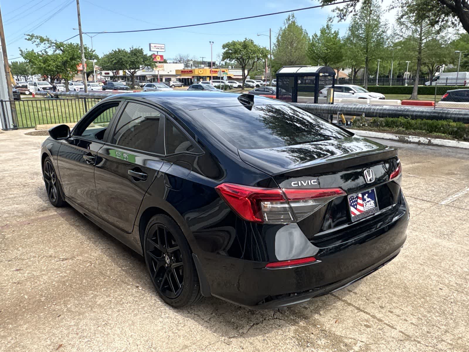 View vehicle photo 4