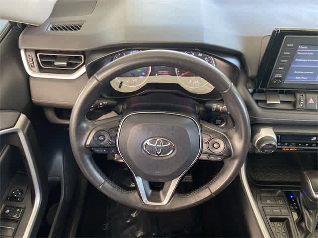 2019 Toyota RAV4 XLE Premium 13